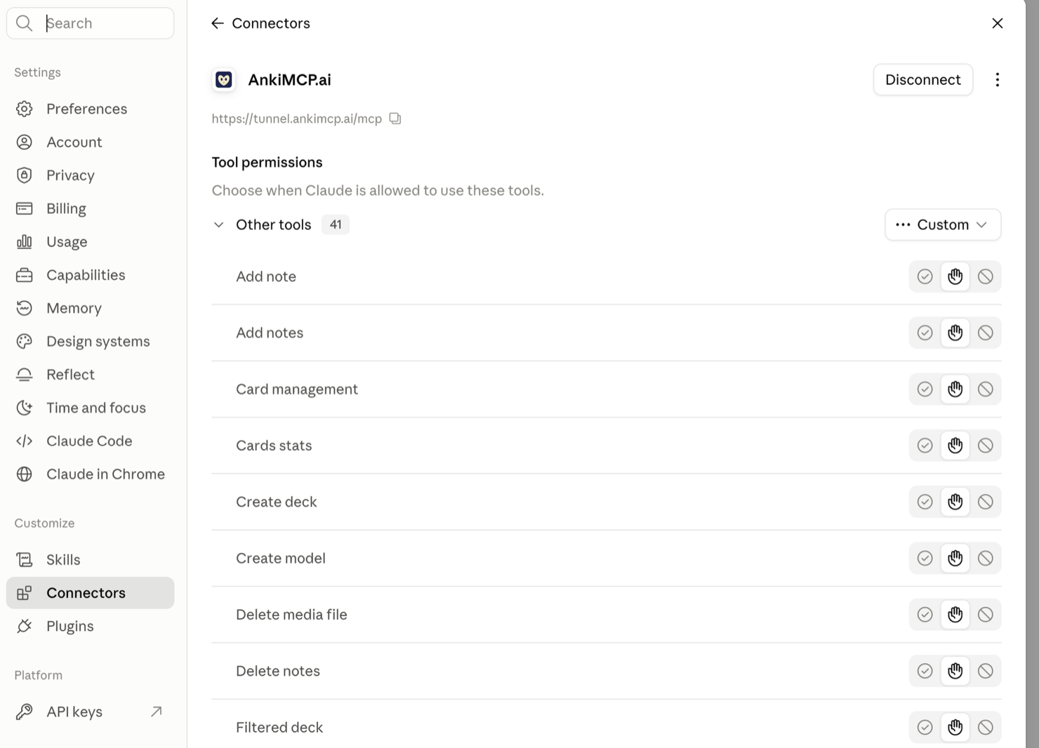 O conector AnkiMCP já conectado no claude.ai: a URL do túnel https://tunnel.ankimcp.ai/mcp, o botão Disconnect e a lista Tool permissions com ferramentas como Add note e Create deck.